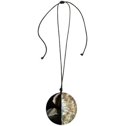 Deco Round Shell Pendant | Lotusfeet